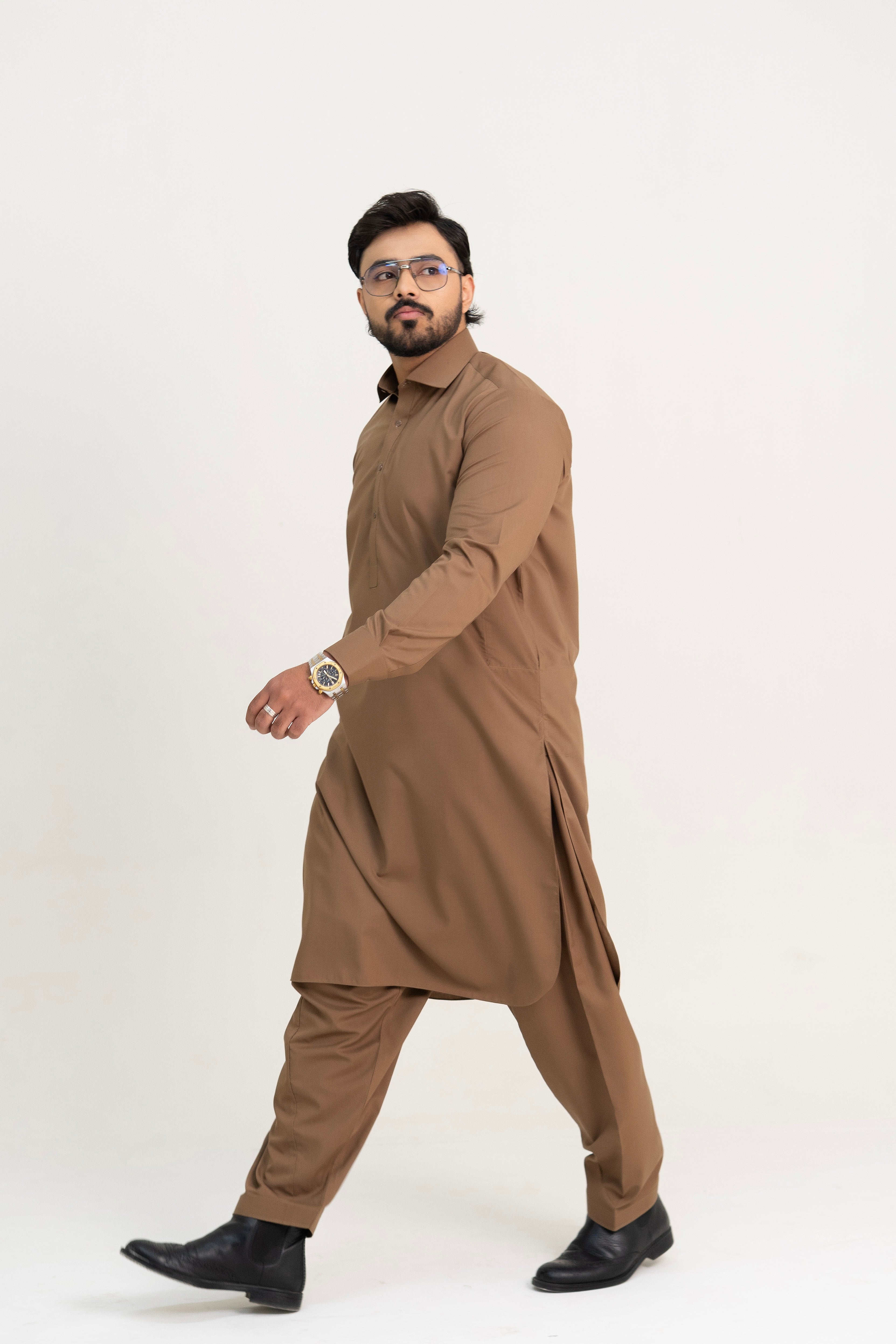 Khaaq – Chocolate Brown (Collar Style)